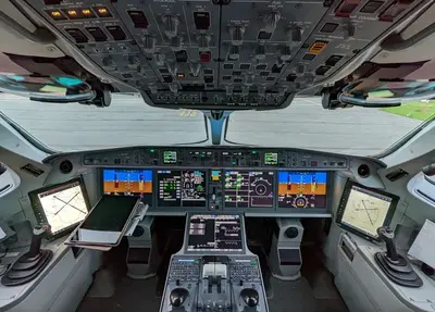 L'écran LCD s'applique aux avions, aux avions et aux parapentes